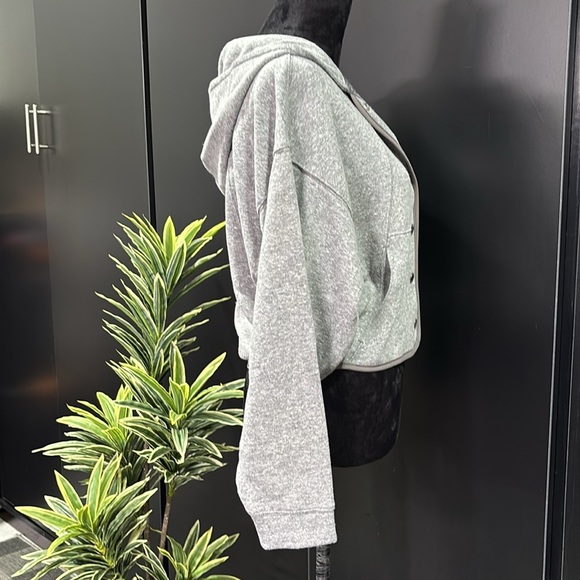 UpWest Snap Front crop hoodie,wide arm, knit cuffs,pockets,fleece like lining - Picture 6 of 13